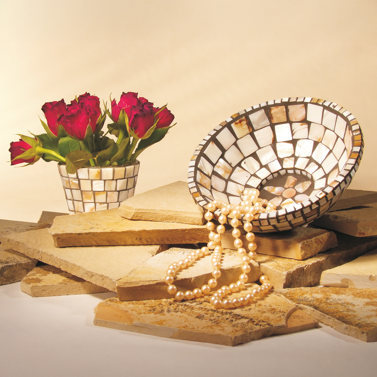 Perlmutt-Mosaik rund 10mm 1-2mm 200g ca. 540 St. Perlmutt-Mosaik rund 10mm 1-2mm 200g ca. 540 St.