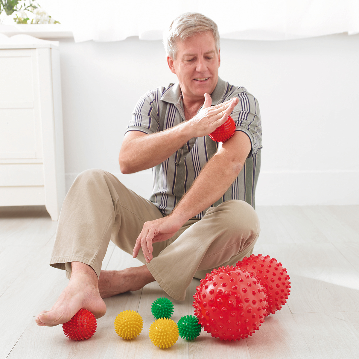 58803308_1ABG11ZATRW5XF Massageball/Igelball Ø 7cm grün