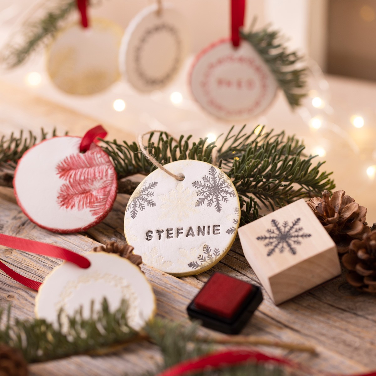 Weihnachtsschmuck aus selbsthärtendem Ton