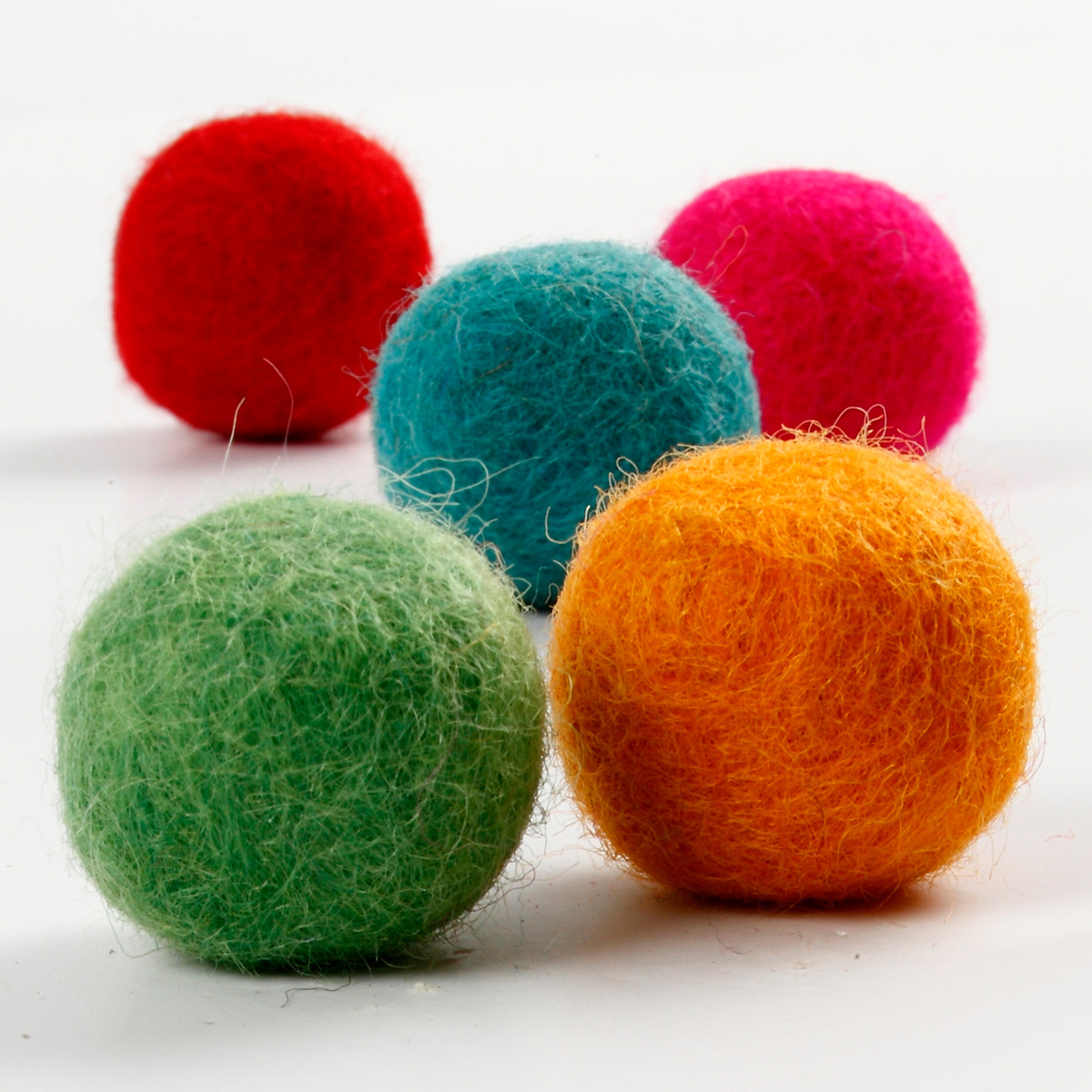 Filz-Woll-Kugeln 2cm 64 St. kräftige Farben