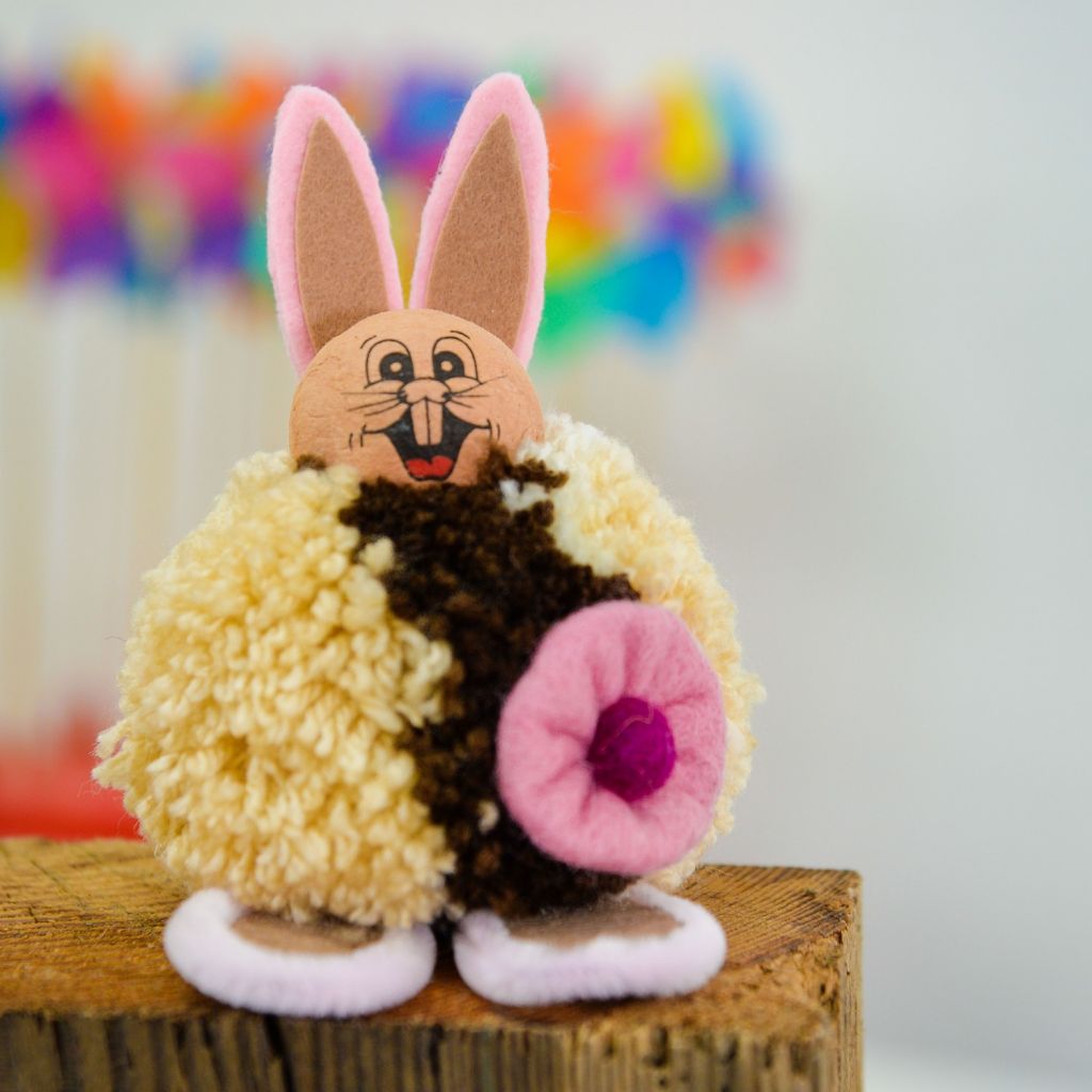 Pompon-Hase zu Ostern